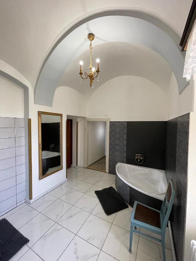 Apartman Sunny Adam Na Zamku Ческа-Каменице Экстерьер фото